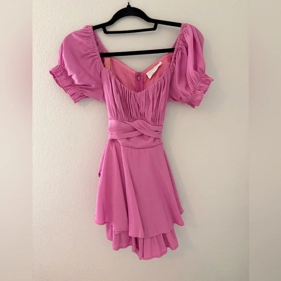 Pink ruffled dresss - Picture 1 of 2